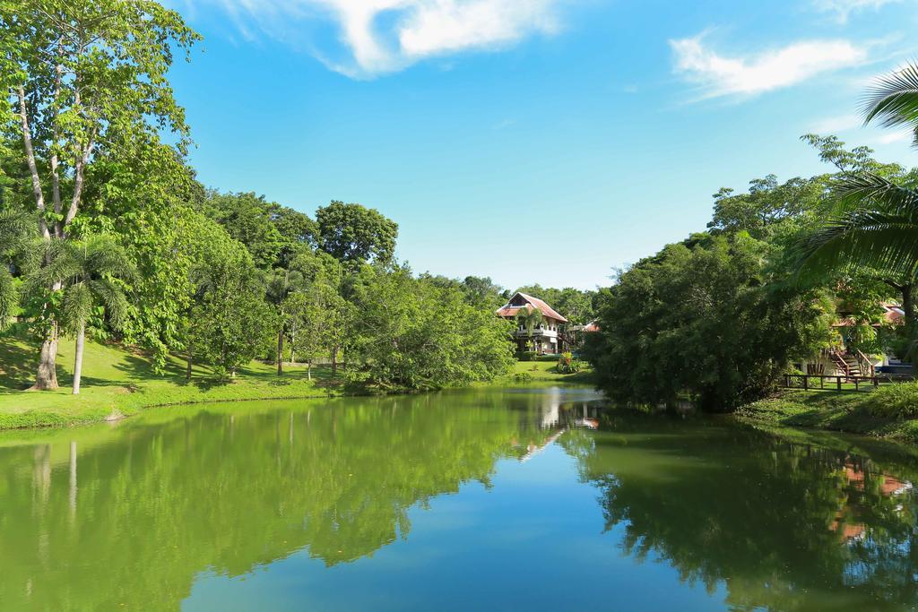Nai Harn Baan-Bua Villas Bagian luar foto