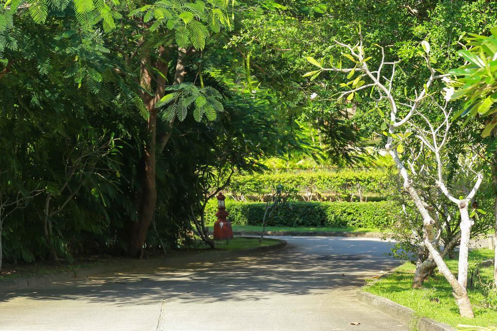 Nai Harn Baan-Bua Villas Bagian luar foto